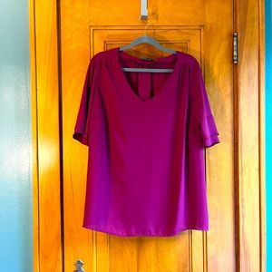 Roz and Ali Burgundy Short Sleeve Top w/ tiered flounce sleeves SZ 2X